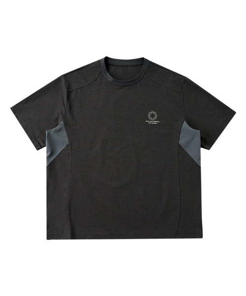 BUTTON SEOUL(ボタンソウル)の「エアフロー メッシュパネル ポリエステル ショートスリーブ (ベージュ/ブラック)(Tシャツ/カットソー・メンズ・ベージュ/ブラック・LARGE/X-LARGE/MEDIUM)」の4枚目の写真