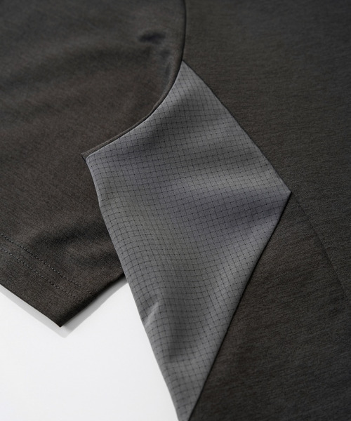 BUTTON SEOUL(ボタンソウル)の「エアフロー メッシュパネル ポリエステル ショートスリーブ (ベージュ/ブラック)(Tシャツ/カットソー・メンズ・ベージュ/ブラック・LARGE/X-LARGE/MEDIUM)」の7枚目の写真