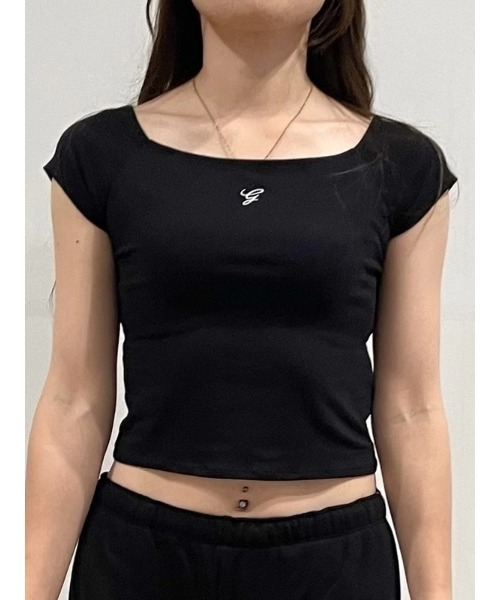 GAP(ギャップ)の「クロースニット ジャージー オフショルダー クロップドTシャツ(Tシャツ/カットソー・レディース・ホワイト/ブラック/ブラック系その他・XS/S/XL/M/L/XXS)」の18枚目の写真