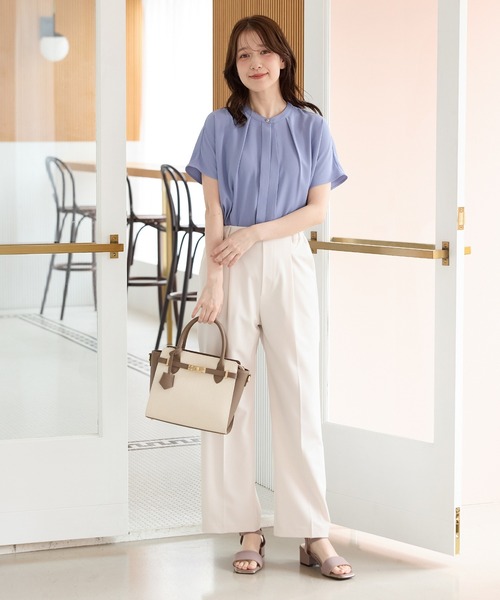 Honeys(ハニーズ)の「【ハニさら・接触冷感】バンドカラーブラウス(シャツ/ブラウス・レディース・ダークブルー/ネイビー/ライム/アイボリー/グレイッシュベージュ・3L/L/LL/M/S)」の14枚目の写真
