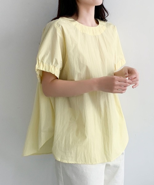 LOWO(ロワ)の「クルーネックパフスリーブポンチョシルエットゆったりブラウス(シャツ/ブラウス・レディース・ホワイト/ブラック/ブルー/イエロー・FREE)」の2枚目の写真