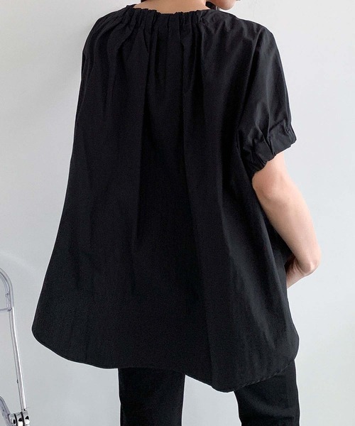 LOWO(ロワ)の「クルーネックパフスリーブポンチョシルエットゆったりブラウス(シャツ/ブラウス・レディース・ホワイト/ブラック/ブルー/イエロー・FREE)」の17枚目の写真