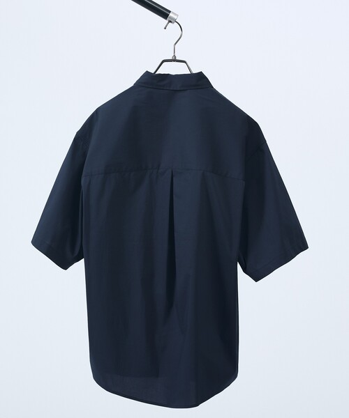 ABAHOUSE（アバハウス）の「ストレッチコットン レギュラーカラー リラックス半袖シャツ / オーバーサイズ（シャツ/ブラウス・メンズ・イエロー系その他/グリーン系その他/ブルー/ネイビー/ホワイト・48/46/44）」の8枚目の写真