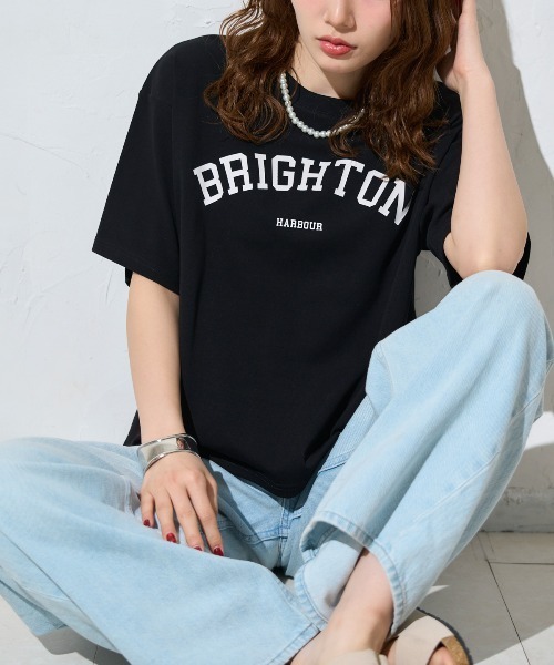 TRIANGLE PALETTE(トライアングルパレット)の「五分袖 アーチロゴ ワイドTシャツ / スーパーストレッチ 半袖T(Tシャツ/カットソー・レディース・ホワイト/グレイッシュベージュ/ブラック/ホワイト系その他・FREE)」の3枚目の写真