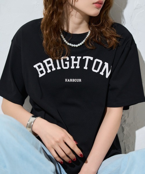 TRIANGLE PALETTE(トライアングルパレット)の「五分袖 アーチロゴ ワイドTシャツ / スーパーストレッチ 半袖T(Tシャツ/カットソー・レディース・ホワイト/グレイッシュベージュ/ブラック/ホワイト系その他・FREE)」の5枚目の写真