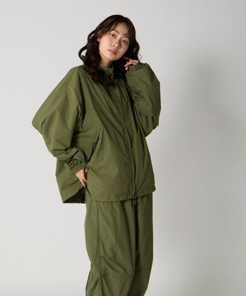 Kappa(カッパ)の「【Kappa/カッパ】バンダナイロントラックジャケット ユニセックス(ナイロンジャケット・メンズ・カーキ/ブラック・MEDIUM/SMALL/LARGE)」の18枚目の写真