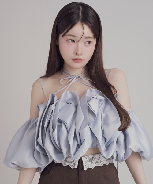 mellowneon(メロウネオン)の「マルチウェイサテンフリルボリュームブラウス(シャツ/ブラウス・レディース・ブラウン/ブルーグレー/ホワイト/ピンク・FREE)」の3枚目の写真