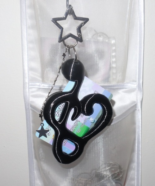 EVERYTHINGS(エブリシングス)の「【EVERYTHINGS】Love-Note Card-Holder / 【エブリシングス】ハートノートチェーンカードホルダー(カードケース・レディース・ライトピンク/ライトパープル/ホワイト/ピンク/ブラック/ライトブルー・ONE SIZE)」の12枚目の写真