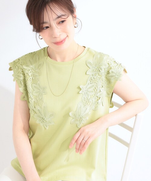 SHOO・LA・RUE(シューラルー)の「【S-LL/洗濯機可】女性らしさ溢れるモチーフレース スムースTシャツ(Tシャツ/カットソー・レディース・ライトグリーン/ホワイト/チャコールグレー・04/03/02/01)」の3枚目の写真