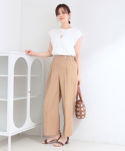 SHOO・LA・RUE(シューラルー)の「【S-LL/洗濯機可】女性らしさ溢れるモチーフレース スムースTシャツ(Tシャツ/カットソー・レディース・ライトグリーン/ホワイト/チャコールグレー・04/03/02/01)」の6枚目の写真