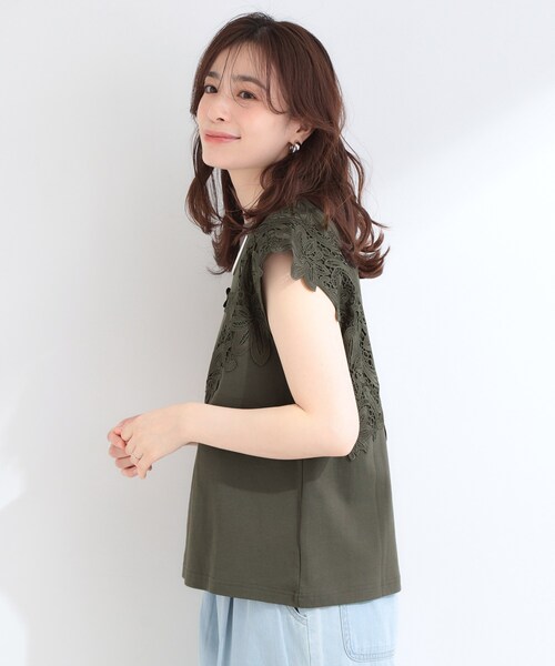 SHOO・LA・RUE(シューラルー)の「【S-LL/洗濯機可】女性らしさ溢れるモチーフレース スムースTシャツ(Tシャツ/カットソー・レディース・ライトグリーン/ホワイト/チャコールグレー・04/03/02/01)」の9枚目の写真