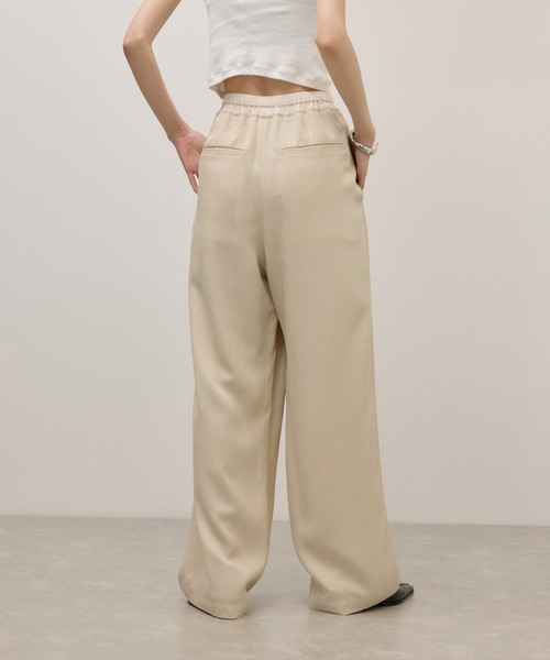 ADAM ET ROPE'(アダムエロペ)の「レイヤードリラックスパンツ/接触冷感(その他パンツ・レディース・ベージュ系その他/ダークブラウン・38/36)」の17枚目の写真