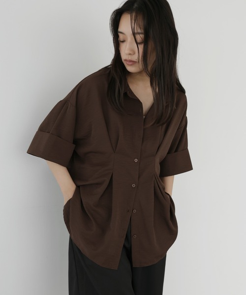 hellam(へラム)の「ウエストタックハーフスリーブシャツ(シャツ/ブラウス・レディース・チャコール/イエロー/ブルー/アイボリー/ブラウン・FREE)」の20枚目の写真