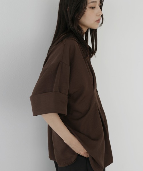 hellam(へラム)の「ウエストタックハーフスリーブシャツ(シャツ/ブラウス・レディース・チャコール/イエロー/ブルー/アイボリー/ブラウン・FREE)」の22枚目の写真