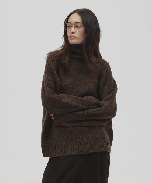TODAYFUL(トゥデイフル)の「Wool 100% Turtle Knit(ニット/セーター・レディース・ブラック/チャコールグレー/ナチュラル/ダークブラウン・FREE)」の3枚目の写真