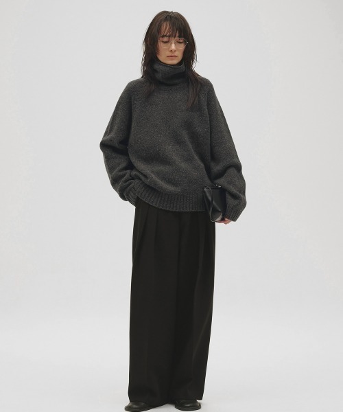 TODAYFUL(トゥデイフル)の「Wool 100% Turtle Knit(ニット/セーター・レディース・ブラック/チャコールグレー/ナチュラル/ダークブラウン・FREE)」の5枚目の写真