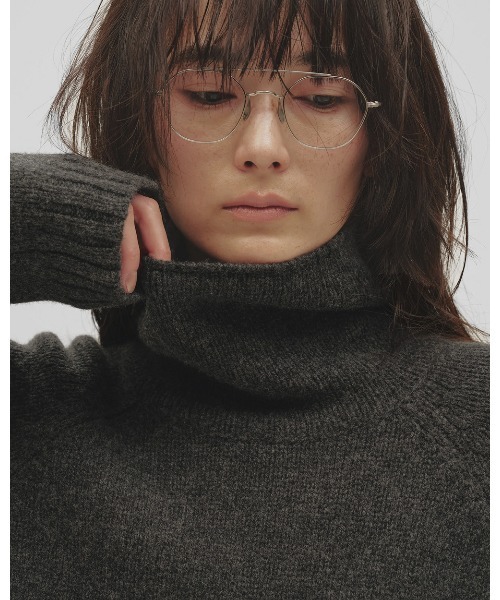 TODAYFUL(トゥデイフル)の「Wool 100% Turtle Knit(ニット/セーター・レディース・ブラック/チャコールグレー/ナチュラル/ダークブラウン・FREE)」の6枚目の写真