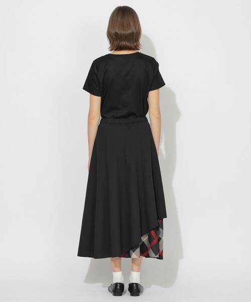 BLUE LABEL CRESTBRIDGE(ブルーレーベルクレストブリッジ)の「イレギュラーヘムフレアスカート(スカート・レディース・ブラック/ベージュ系その他・M)」の5枚目の写真