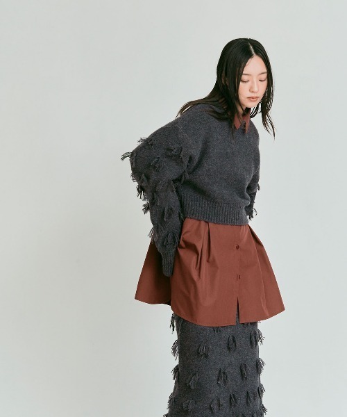 W:Huku（フーク）の「ポイント フリンジ ショート ニット / Pointed Fringe Short Knit（ニット/セーター・レディース・ブラック/チャコール・FREE）」の11枚目の写真