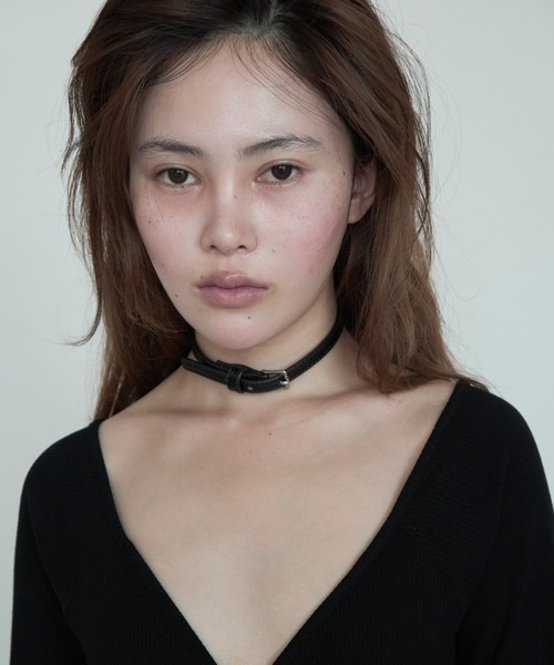 Croc-embossed Belt Choker / ブラックパテント クロコダイルエンボス