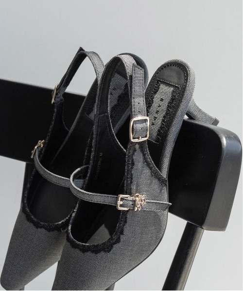 RANDA(ランダ)の「レーストリムバックストラップパンプス(パンプス・レディース・ブラウン/グレイッシュベージュ/ブラック・L/S/M/LL)」の5枚目の写真