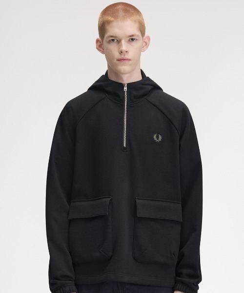 FRED PERRY（フレッドペリー）の「【先行予約受付中】Hooded Smock Sweatshirt／フードスモックスウェット（スウェット・メンズ・ブラック・S/M/L）」の9枚目の写真