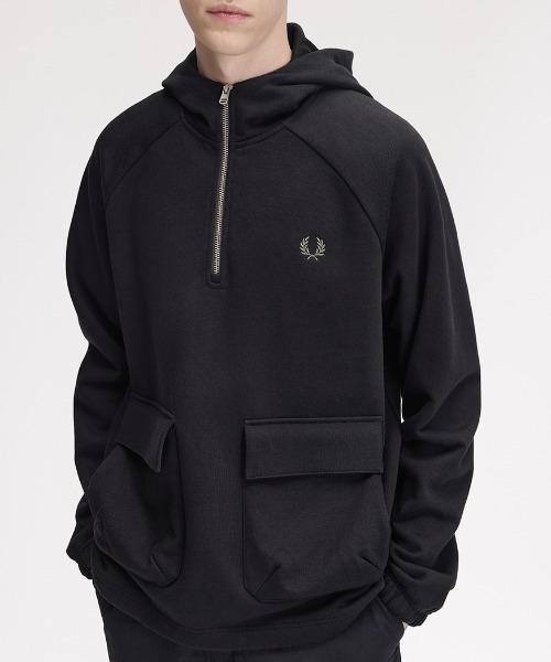 FRED PERRY（フレッドペリー）の「【先行予約受付中】Hooded Smock Sweatshirt／フードスモックスウェット（スウェット・メンズ・ブラック・S/M/L）」の14枚目の写真