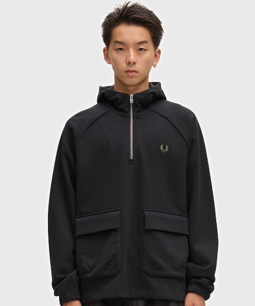 FRED PERRY（フレッドペリー）の「【先行予約受付中】Hooded Smock Sweatshirt／フードスモックスウェット（スウェット・メンズ・ブラック・S/M/L）」の12枚目の写真