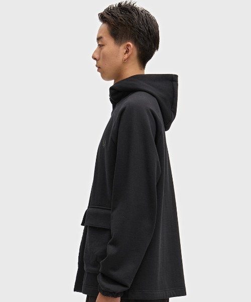 FRED PERRY（フレッドペリー）の「【先行予約受付中】Hooded Smock Sweatshirt／フードスモックスウェット（スウェット・メンズ・ブラック・S/M/L）」の13枚目の写真