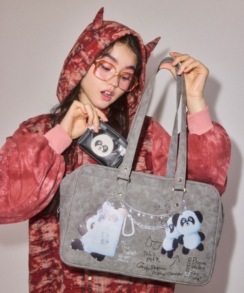 Candy Stripper(キャンディストリッパー)の「PEPE GRAFFITI BOSTON バッグ(ボストンバッグ・レディース・チャコール/アイボリー・FREE)」の12枚目の写真