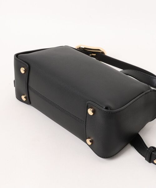 CHARLES & KEITH(チャールズ & キース)の「Aislin アシュリン ショルダーバッグ(ショルダーバッグ・レディース・ブラック・S)」の6枚目の写真
