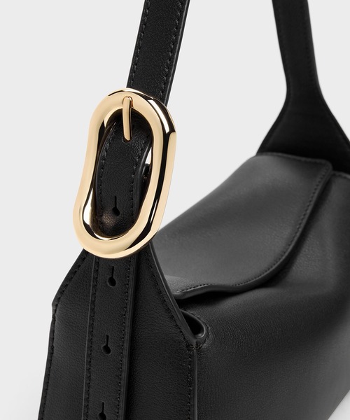 CHARLES & KEITH(チャールズ & キース)の「Aislin アシュリン ショルダーバッグ(ショルダーバッグ・レディース・ブラック・S)」の4枚目の写真