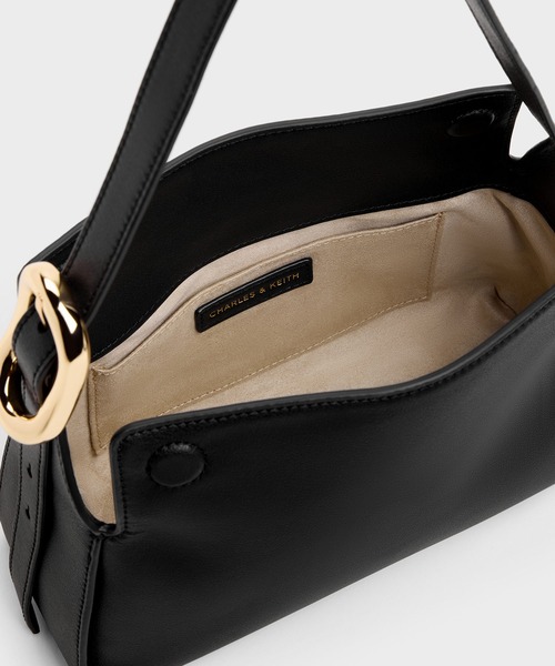 CHARLES & KEITH(チャールズ & キース)の「Aislin アシュリン ショルダーバッグ(ショルダーバッグ・レディース・ブラック・S)」の5枚目の写真