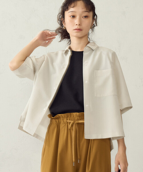 COMME CA ISM(コムサイズム)の「麻調ポリエステル クロップドシャツ(シャツ/ブラウス・レディース・サックスブルー/ベージュ/チャコール・FREE)」の5枚目の写真
