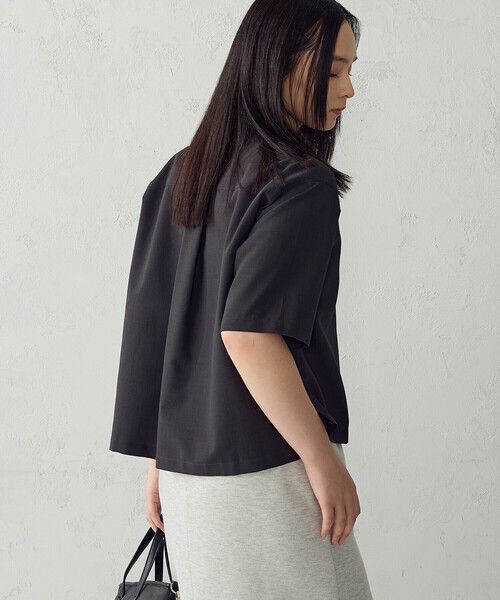 COMME CA ISM(コムサイズム)の「麻調ポリエステル クロップドシャツ(シャツ/ブラウス・レディース・サックスブルー/ベージュ/チャコール・FREE)」の13枚目の写真