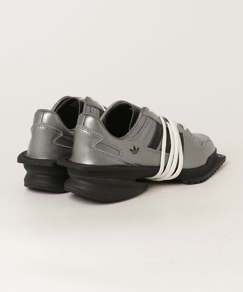 adidas(アディダス)の「フォーラム SQ W / アディダスオリジナルス adidas Originals(スニーカー・レディース・グレー・22.5cm/23.5cm/24.5cm/25.5cm/26.5cm/27.5cm/23.0cm/24.0cm/25.0cm/26.0cm/27.0cm/28.0cm/22.0cm)」の4枚目の写真