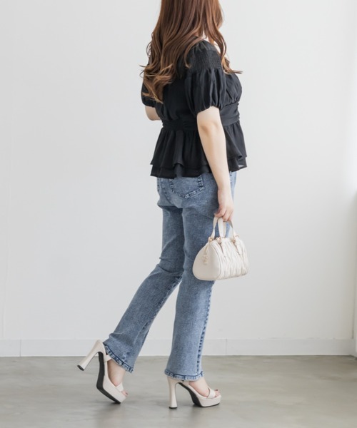 CLETTE(クレット)の「シャーリングペプラムブラウス(シャツ/ブラウス・レディース・アイボリー/ブラック/ブルー・LL/4L/3L)」の18枚目の写真
