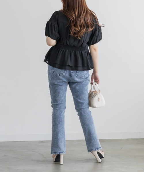 CLETTE(クレット)の「シャーリングペプラムブラウス(シャツ/ブラウス・レディース・アイボリー/ブラック/ブルー・LL/4L/3L)」の22枚目の写真