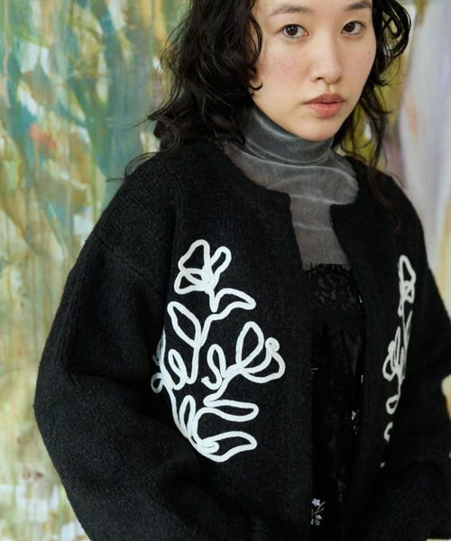 flaeu(フラユ)の「Cord Embroidery Cardigan(カーディガン/ボレロ・レディース・グレー/ブラウン/ブラック・FREE)」の4枚目の写真