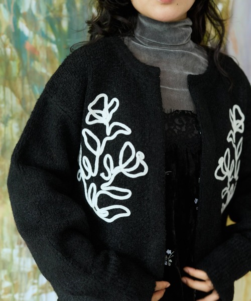 flaeu(フラユ)の「Cord Embroidery Cardigan(カーディガン/ボレロ・レディース・グレー/ブラウン/ブラック・FREE)」の5枚目の写真