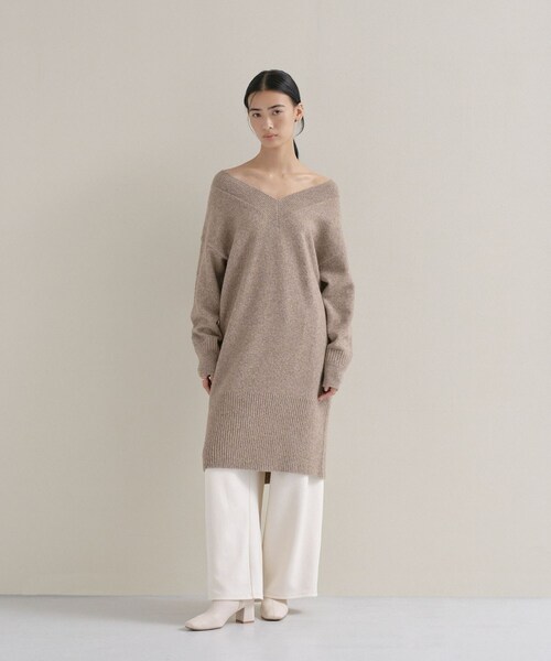 cloenc(クロエンス)の「【2WAY】Vネックニットワンピース(ワンピース・レディース・チャコール/ベージュ系8/グレー系4・02)」の4枚目の写真
