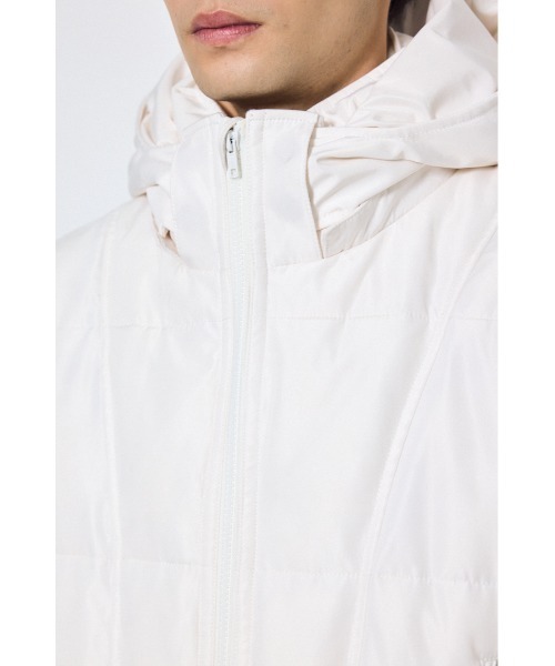 AZUL by moussy（アズールバイマウジー）の「2WAYイサーマロフトパッファージャケット 秋服 冬服　フード取り外し可能　防風性　吸湿発熱　抗菌機能　ハイネック　タートルネック　スタンドネック（ブルゾン・メンズ・ホワイト/グレー/ブラック・LARGE/MEDIUM）」の21枚目の写真