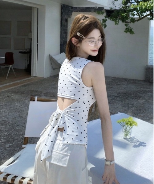 FREE STYLISTS(フリー スタイリスト)の「ドット柄 バックリボン トップス(Tシャツ/カットソー・レディース・ホワイト・M)」の2枚目の写真