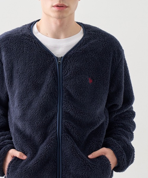 U.S. POLO ASSN.（ユーエスポロアッスン）の「【U.S. POLO ASSN./ユーエスポロアッスン】ワンポイント ダブルホースマン刺繍 ダブルフェイス ボアフリース ノーカラージップジャケット（ノーカラージャケット・メンズ・ブラック/ベージュ/アイボリー/ネイビー・L/M/LL）」の9枚目の写真