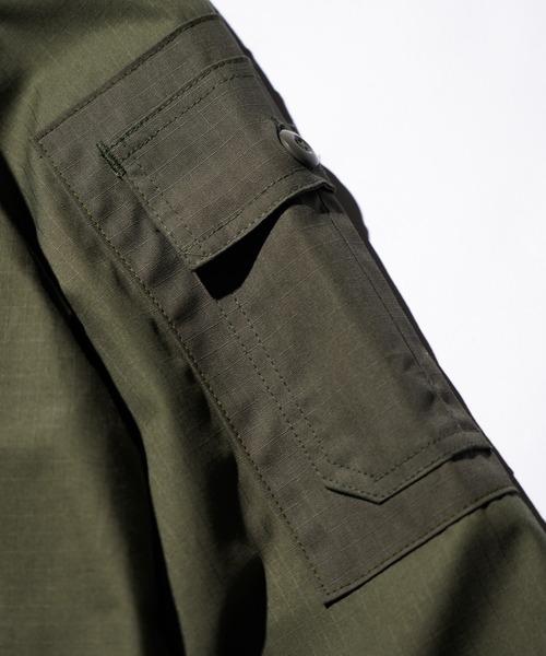 THRIFTY LOOK(スリフティールック)の「US MADE UPCYCLE COACH JACKET(ミリタリージャケット・メンズ・カーキ/オリーブ・LARGE/MEDIUM)」の10枚目の写真