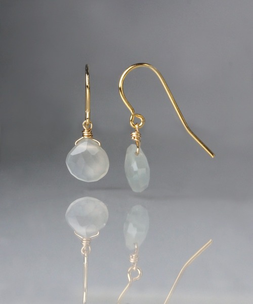 anq.(アンク)の「「anq.」ステンレス316L/K14GF・天然石マロンピアス(ピアス(両耳用)・レディース・ブラウン系その他2/レッド/ブラック/ホワイト/ライトピンク/ネイビー/ブルー/グリーン系その他2/グレー/ライトグレー/イエロー系その他/イエロー/クリア/アクア/ブラウン系その他/オレンジ/ターコイズブルー/グリーン系その他/グリーン/ブルー系その他/パープル系その他/パープル/エメラルド/ブラウン/ブルー系その他2/グリーン系その他3・ONE SIZE)」の4枚目の写真