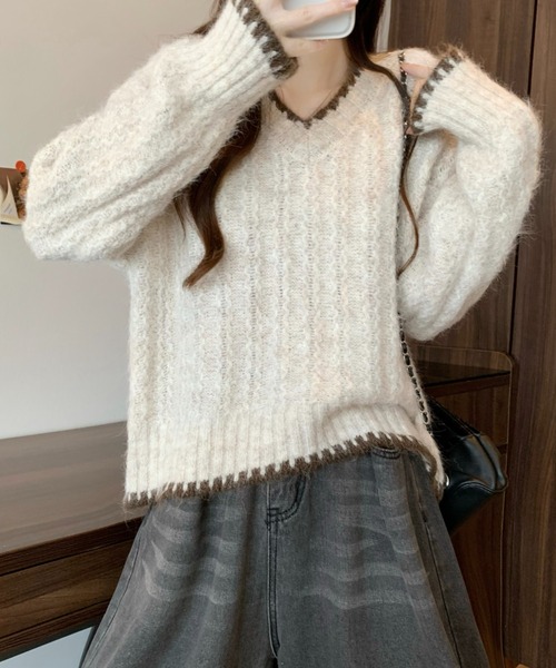 LUCPY(ラクピー)の「配色トリムVネックシャギーニット(ニット/セーター・レディース・ネイビー/グレー/ホワイト・FREE)」の1枚目の写真