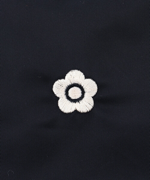 FREAK'S STORE(フリークスストア)の「MARY QUANT × THEATRE PRODUCTS × PUBLUX/マリークワント ×シアタープロダクツ 別注 FLOWER EMBROIDERY BAG/フラワーモチーフ 刺繍 巾着 ショルダーバッグ(ショルダーバッグ・レディース・ナチュラル/ブラック/チャコールグレー・ONE SIZE)」の17枚目の写真