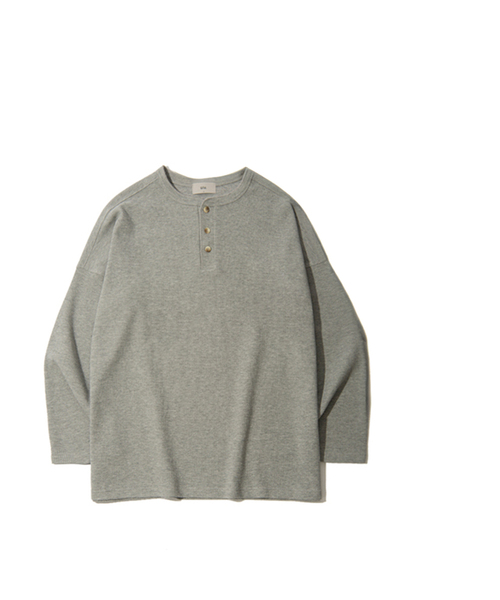 UNLC(ユーエヌエルシー)の「Waffle Helyneck Drop Shoulder Sleeve(3color)(Tシャツ/カットソー・メンズ・ブラック/グレー/アイボリー・MEDIUM/LARGE/X-LARGE)」の3枚目の写真