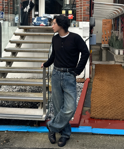 UNLC(ユーエヌエルシー)の「Waffle Helyneck Drop Shoulder Sleeve(3color)(Tシャツ/カットソー・メンズ・ブラック/グレー/アイボリー・MEDIUM/LARGE/X-LARGE)」の6枚目の写真